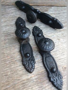 Cast Iron Cabinet/Drawer Pull/Knob Rustic Brown. Sold separately
